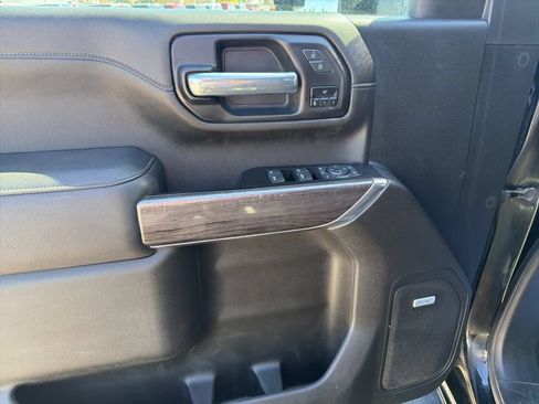 Used 2022 Chevrolet Silverado 2500 LTZ w/ LTZ Premium Package AWD/4WD image 11