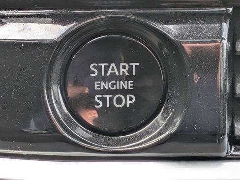 Used 2025 Nissan Pathfinder SL w/ SL Premium Package FWD image 16