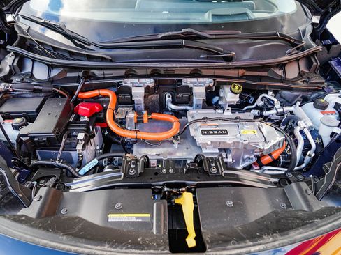 Used 2024 Nissan Ariya AWD image 31