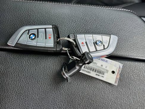 Used 2021 BMW 530i xDrive w/ M Sport Package AWD/4WD image 35