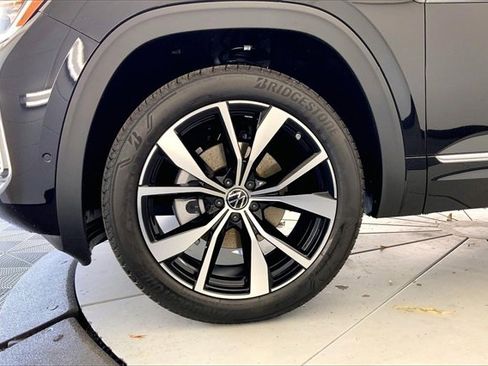 New 2026 Volkswagen Atlas Cross Sport SEL Premium R-Line image 12