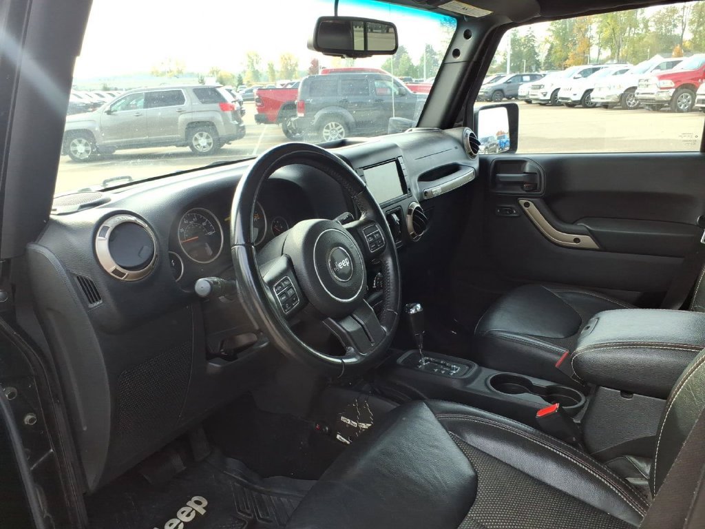 Used 2016 Jeep Wrangler Unlimited Sahara AWD/4WD image 10