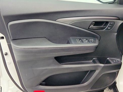 Used 2023 Honda Passport EX-L image 11