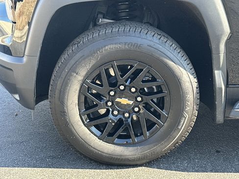 New 2025 Chevrolet Silverado EV LT image 12