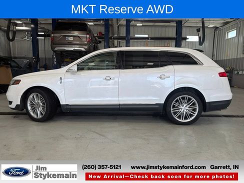 Used 2018 Lincoln MKT AWD w/ Technology Package image 3