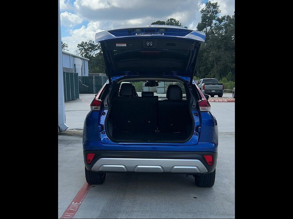 Used 2025 Mitsubishi Eclipse Cross AWD image 11