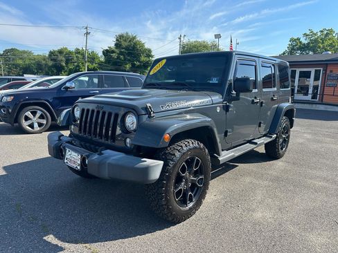Used 2017 Jeep Wrangler Unlimited Sahara AWD/4WD image 1