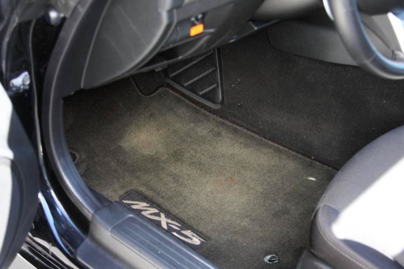 Used 2010 MAZDA MX-5 Miata Touring RWD image 31