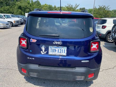 Used 2017 Jeep Renegade Latitude AWD/4WD image 8