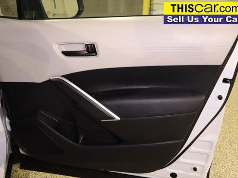 Used 2025 Toyota Corolla Cross L image 31