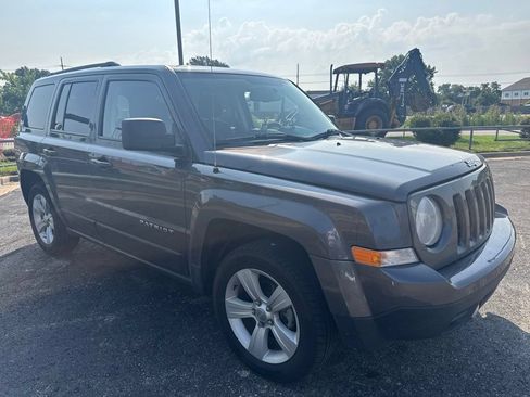 Used 2014 Jeep Patriot Latitude AWD/4WD image 1