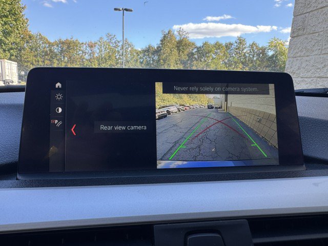 Used 2018 BMW 320i xDrive Sedan w/ Convenience Package AWD/4WD image 20