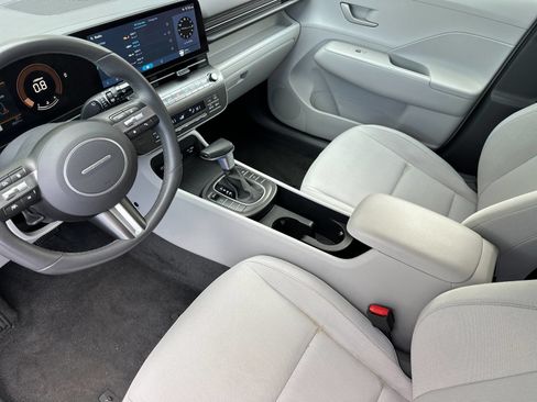 Certified 2025 Hyundai Kona SEL AWD/4WD image 9