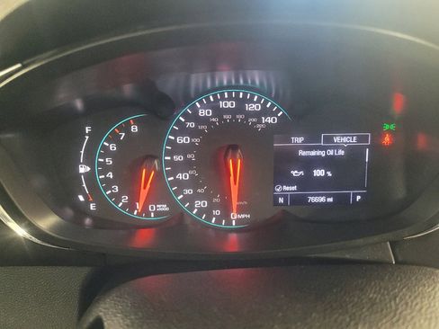 Used 2020 Chevrolet Trax LT w/ LT Convenience Package FWD image 23