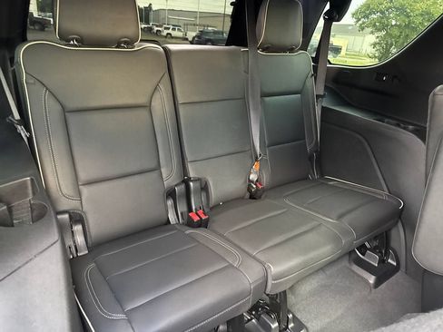 Used 2023 Chevrolet Tahoe Premier AWD/4WD image 14
