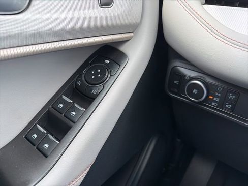 New 2026 Ford Explorer Active w/ Active Comfort Package AWD/4WD image 23