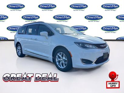 Used 2017 Chrysler Pacifica Touring-L w/ Tire & Wheel Group