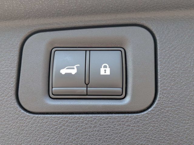 Used 2025 Nissan Armada Platinum w/ Convenience Package RWD image 13