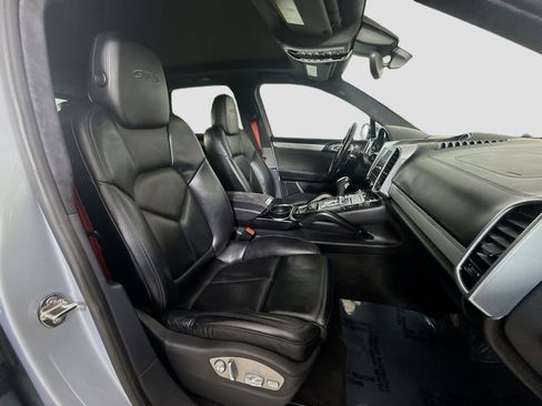 Used 2018 Porsche Cayenne GTS image 28