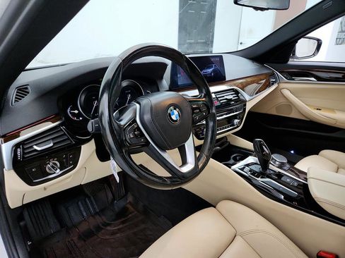 Used 2017 BMW 530i xDrive image 13