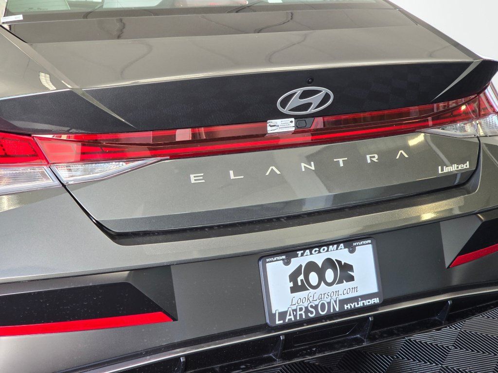 New 2026 Hyundai Elantra Limited FWD image 14