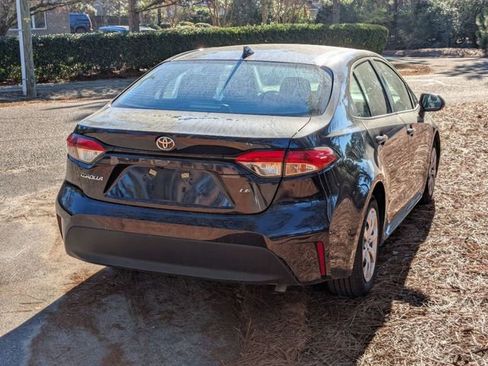 Used 2024 Toyota Corolla LE image 3