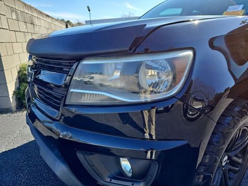 Used 2020 Chevrolet Colorado W/T w/ Custom Special Edition image 33