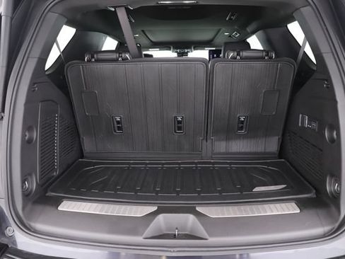 Used 2025 GMC Yukon AT4 Ultimate AWD/4WD image 33