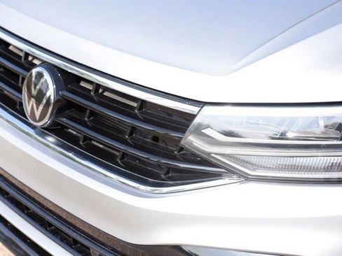 Used 2024 Volkswagen Tiguan SE R-Line AWD/4WD image 13