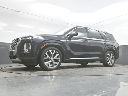 Used 2022 Hyundai Palisade Limited w/ Winter Package image 35