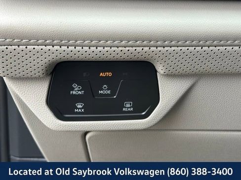 Used 2024 Volkswagen Atlas SE image 32