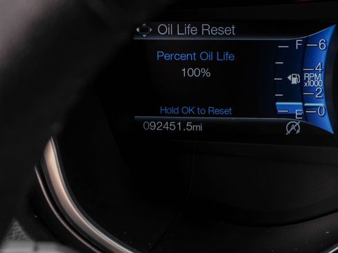 Used 2017 Ford Fusion SE w/ Equipment Group 201A FWD image 26