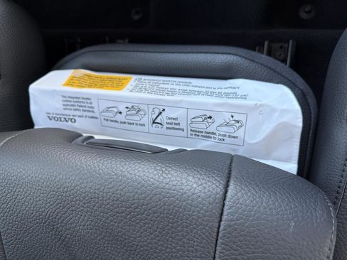 Used 2024 Volvo XC90 B6 Plus image 41