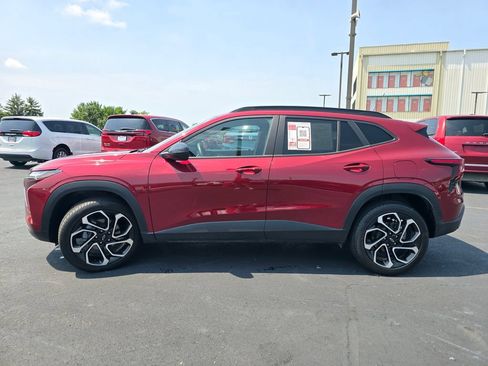 Used 2025 Chevrolet Trax RS w/ Sunroof Package FWD image 5