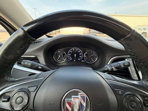 Used 2021 Buick Enclave Avenir w/ Avenir Technology Package AWD/4WD image 15