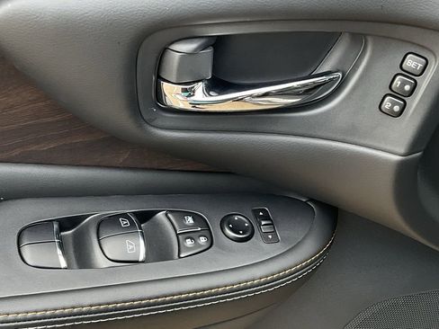 Used 2023 Nissan Murano Platinum w/ Cargo Package image 12