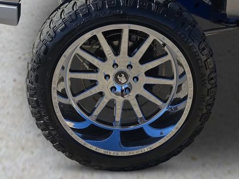 Used 2018 Chevrolet Silverado 1500 LT w/ Texas Edition image 9