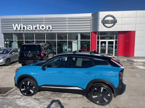 Used 2025 Nissan Kicks SR image 2