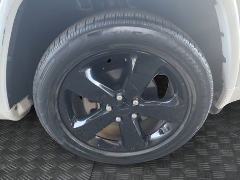 Used 2015 Jeep Grand Cherokee Altitude image 21