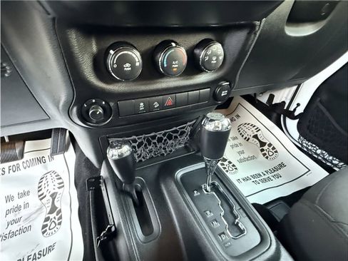 Used 2017 Jeep Wrangler Sport image 33