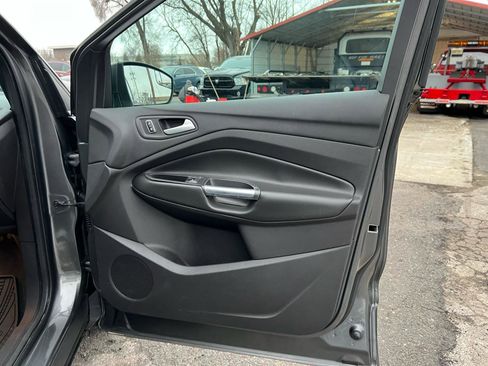 Used 2013 Ford Escape SE image 16