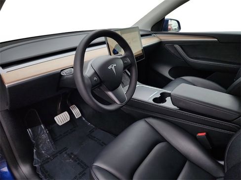 Used 2022 Tesla Model Y Performance image 27