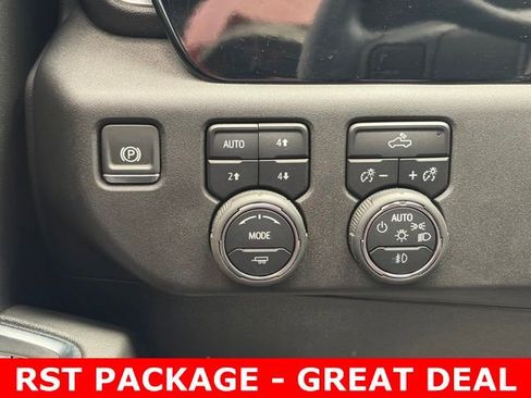 Used 2024 Chevrolet Silverado 1500 RST AWD/4WD image 19