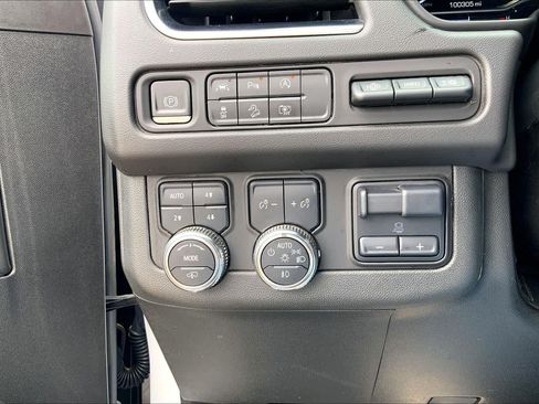 Used 2024 GMC Yukon XL AT4 w/ AT4 Premium Plus Package AWD/4WD image 70