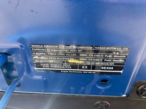 Used 2024 Nissan Versa SR FWD image 10