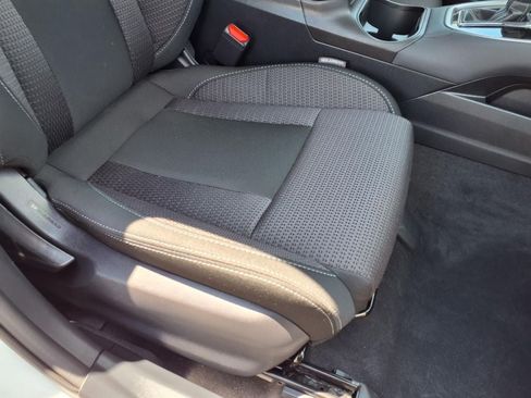 Used 2024 Subaru Outback Premium AWD/4WD image 19