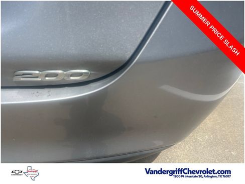 Used 2016 Chrysler 200 Limited FWD image 10
