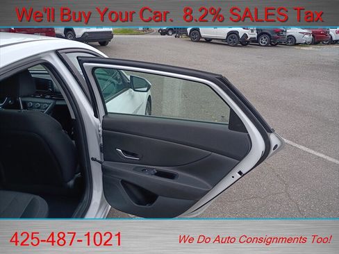 Used 2022 Hyundai Elantra SE FWD image 13