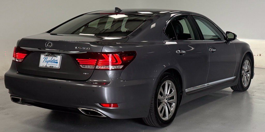 Used 2016 Lexus LS 460 AWD w/ Comfort Package image 3