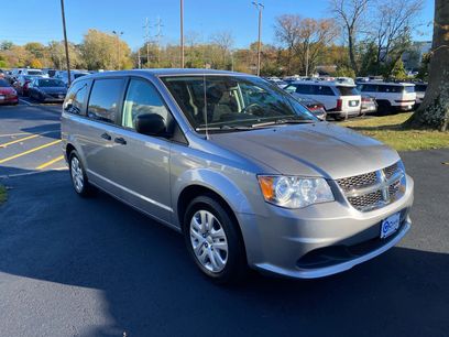 Used 2019 Dodge Grand Caravan SE w/ UConnect Hands-Free Group